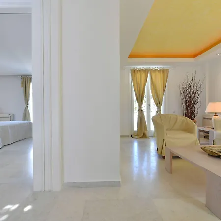 מלון Astir Of 5*